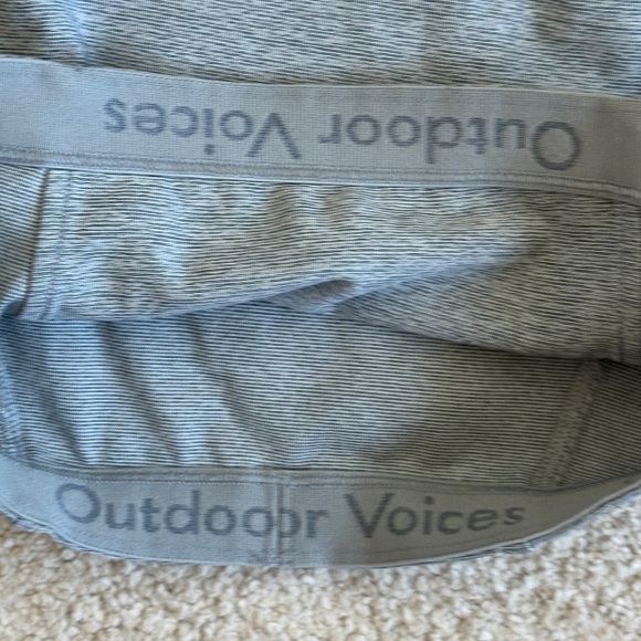 Outdoor Voices Grey Blue Bra Crop Top in Small - Picture 3 of 3